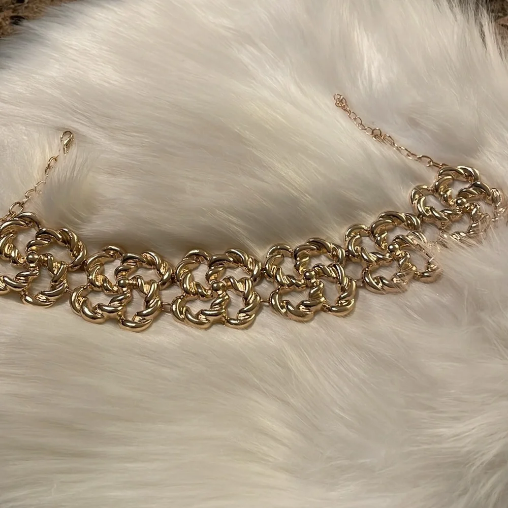 Gold Choker Necklace - Picture 6 of 11